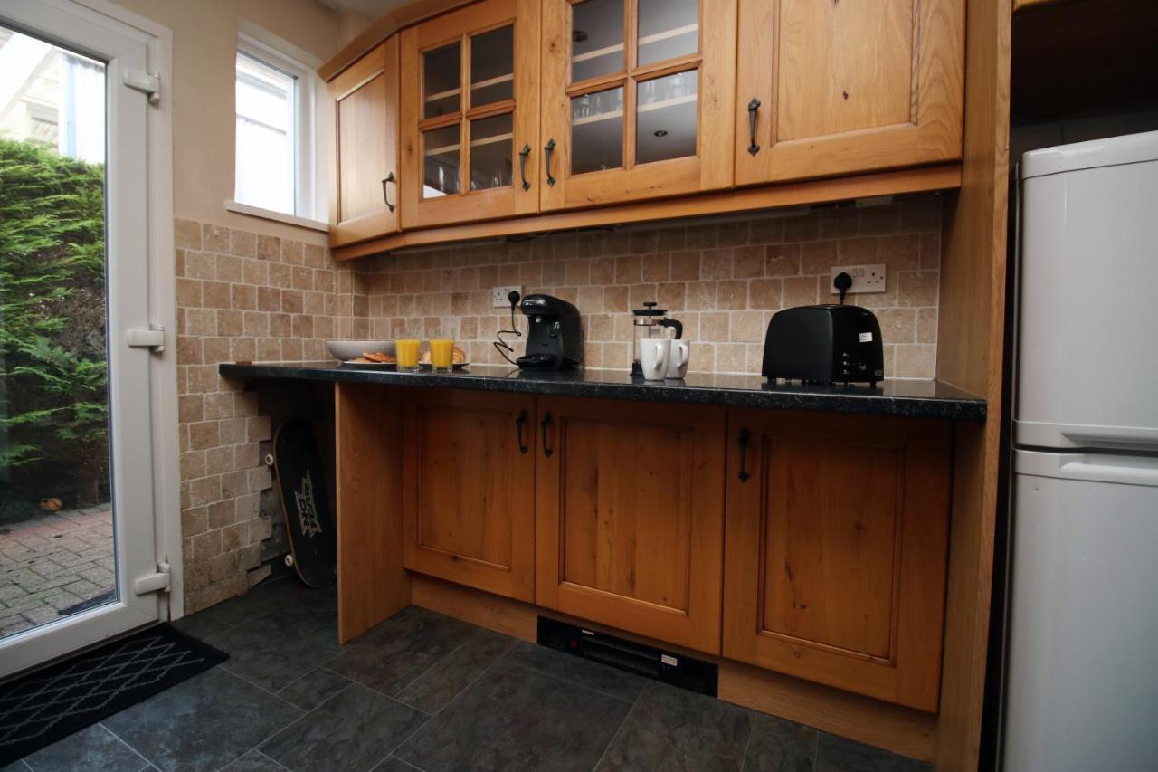 Becky'S Bungalow By Ty Sa -Spacious 4 Bed Bungalow Cardiff Exterior foto