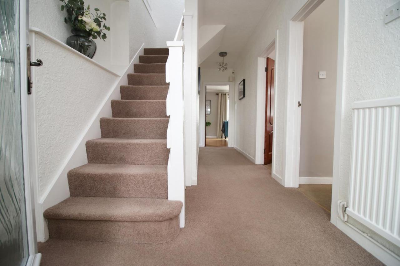 Becky'S Bungalow By Ty Sa -Spacious 4 Bed Bungalow Cardiff Exterior foto