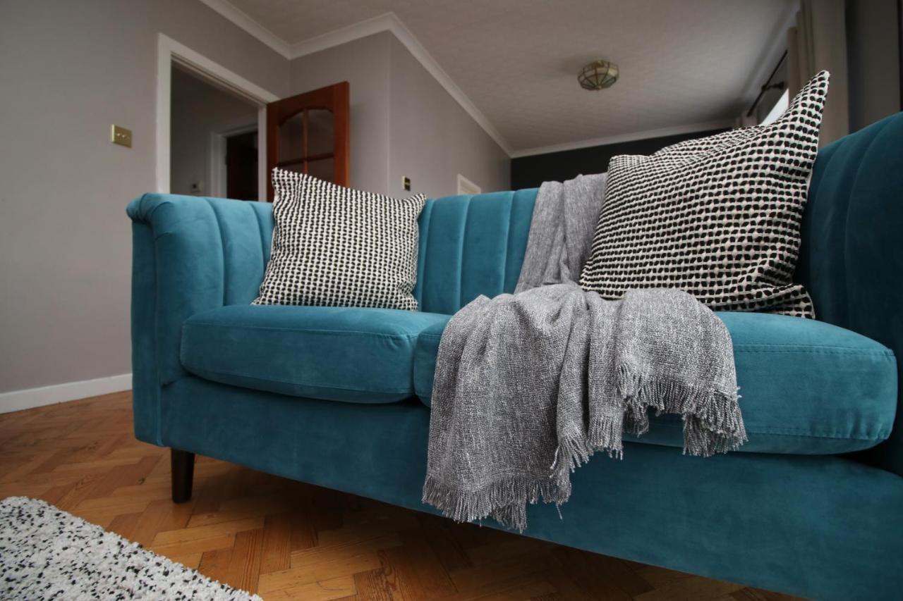Becky'S Bungalow By Ty Sa -Spacious 4 Bed Bungalow Cardiff Exterior foto